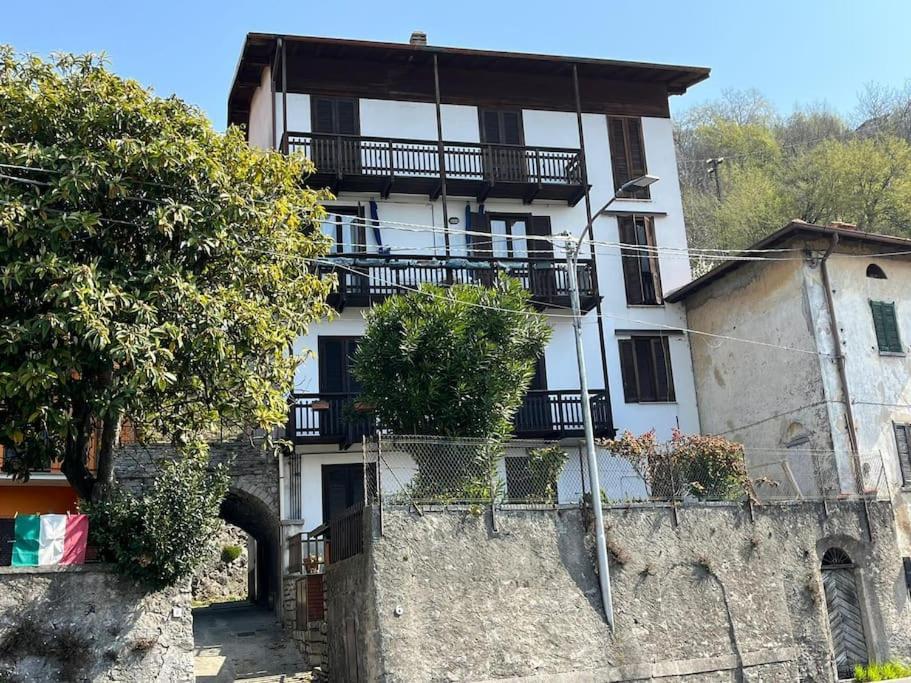 -Appartamento Il Molo- A Due Passi Del Lago 列尔纳 外观 照片